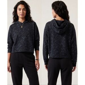 Athleta Farallon Printed Sweatshirt Hoodie Size Medium